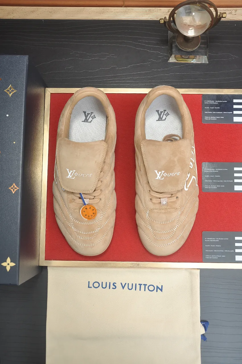 Men's shoes 💰680💶[LOUIS VUITTON] (original order) couple model 🍀LV Louis Vuitton * - top version of LV classic trendy shoes! Made of imported original cowhide, water-dyed cowhide lining, and original wear-resistant rubber outsole! High quality products! Size for women: 35-40. Men: 39-46 (45.46 customized)